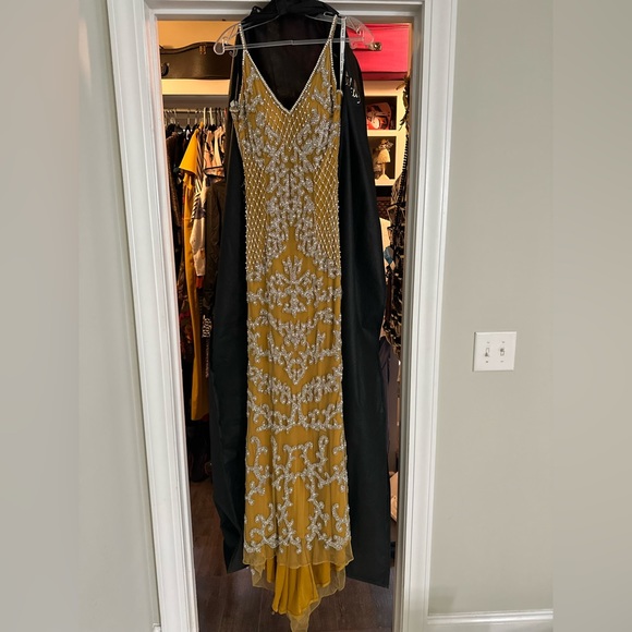 Paul Rekhi Prom Dress - Picture 3 of 9